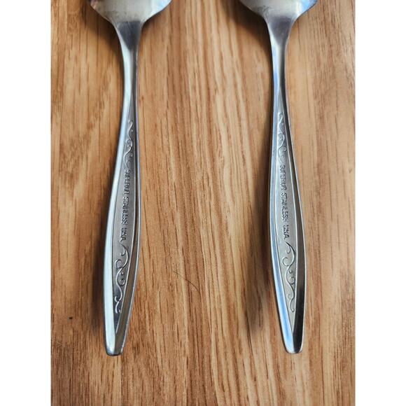 International Silver Petal Lane Stainless Oval Soup Spoons Set of 2 USA Vtg 7" - Picture 7 of 7